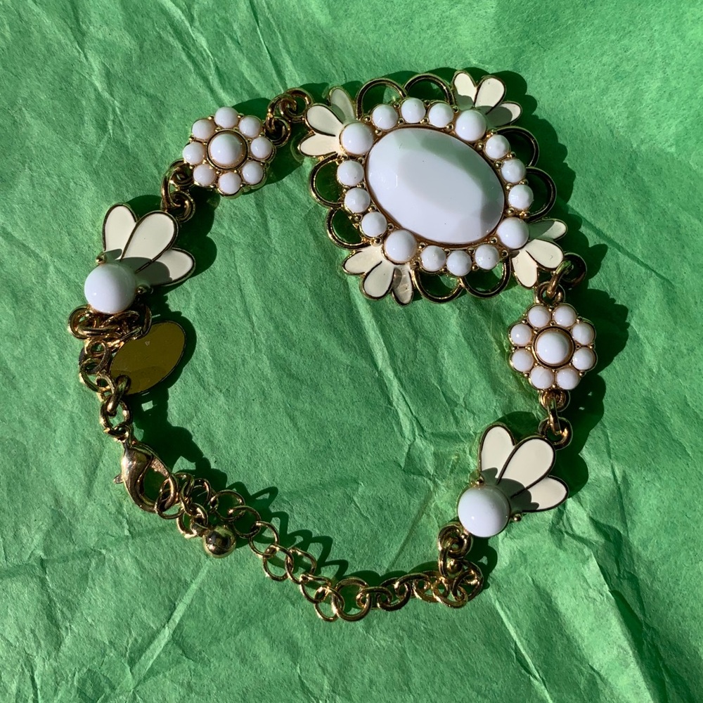 Charming Charlie’s | White & Gold Bauble Bracelet Women’s